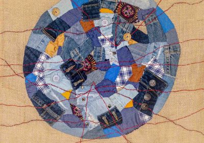 “Protéger les vivants”: art textile